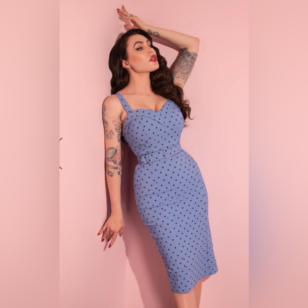 NWT Sunset Blue Maneater Wiggle